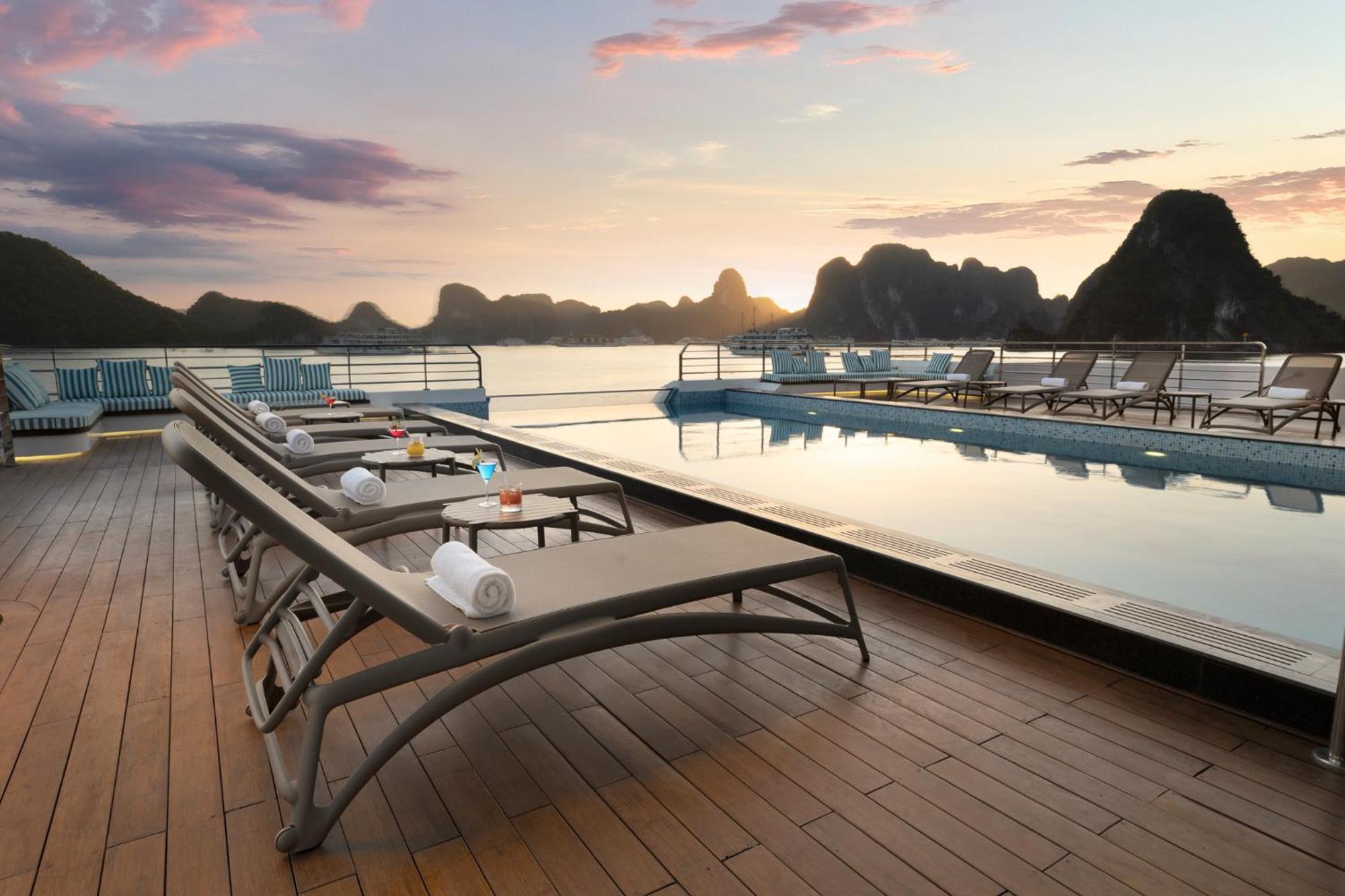 Grand Pioneers Halong Bay Cruise 2 Hotel Hạ Long Ngoại thất bức ảnh