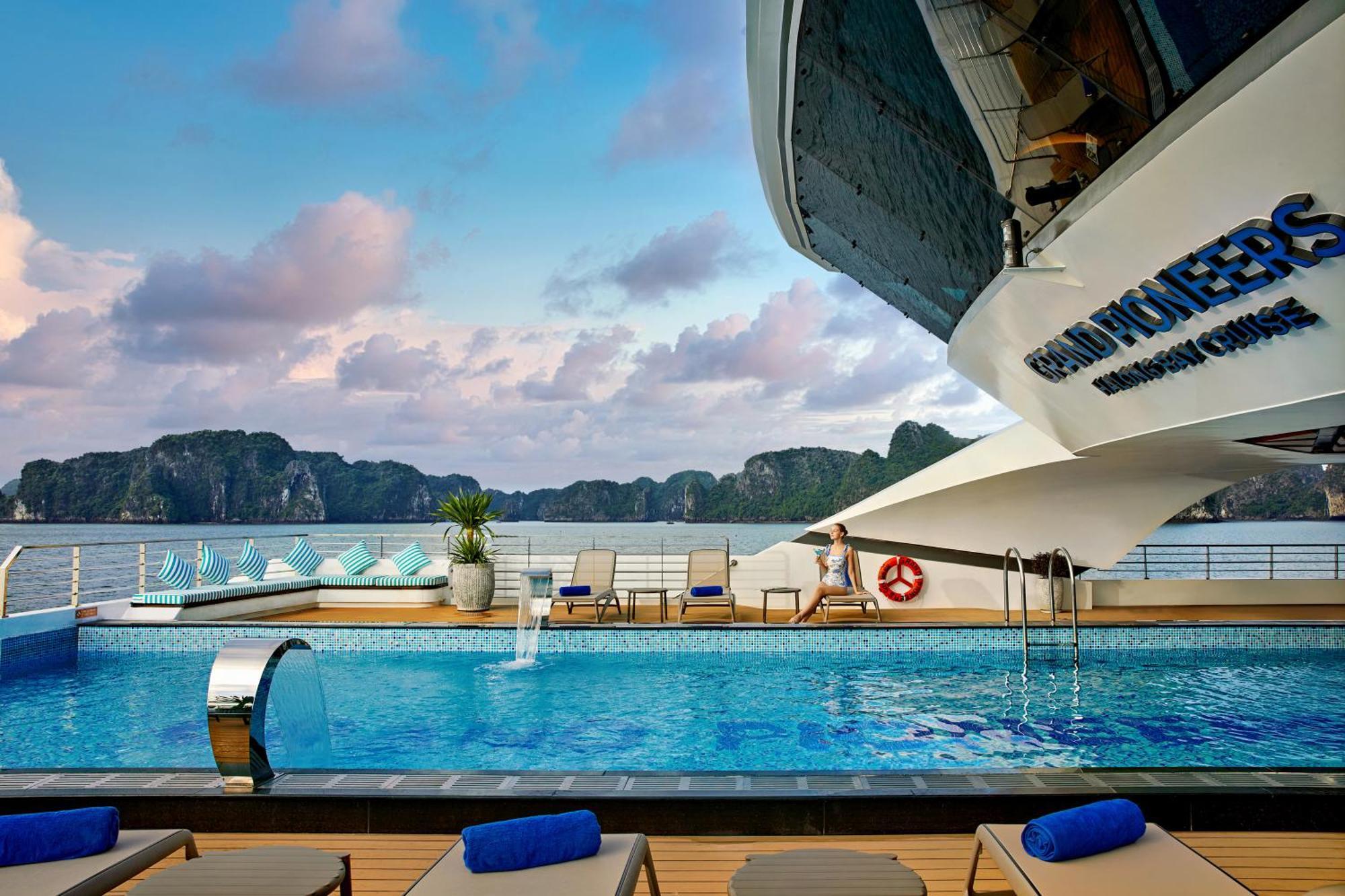 Grand Pioneers Halong Bay Cruise 2 Hotel Hạ Long Ngoại thất bức ảnh