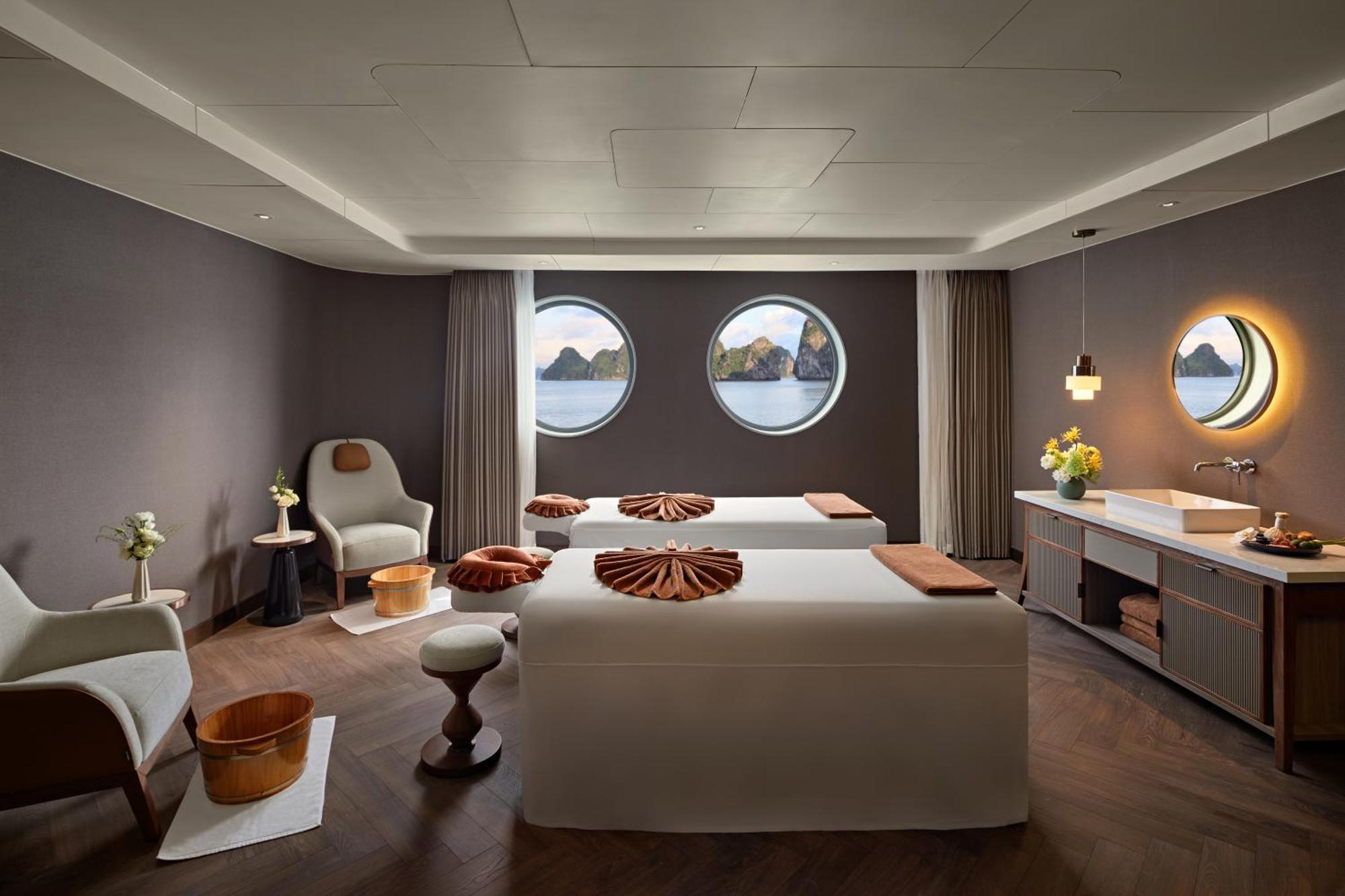 Grand Pioneers Halong Bay Cruise 2 Hotel Hạ Long Ngoại thất bức ảnh